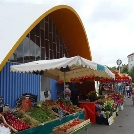 House Royan: Charmante Maison De Ville Hébergement de vacances *
